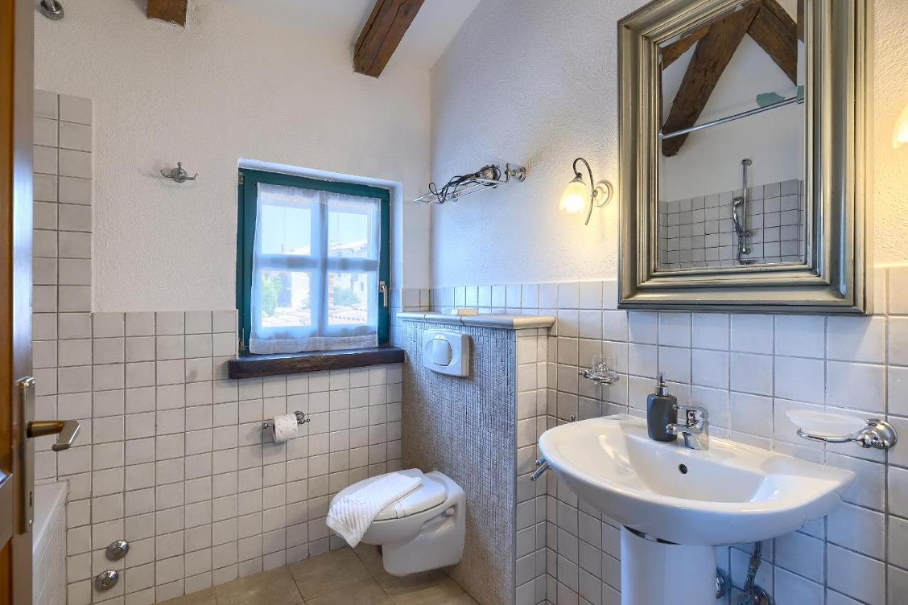 Villa Leopoldo By Istrian Country Houses Barat  Buitenkant foto